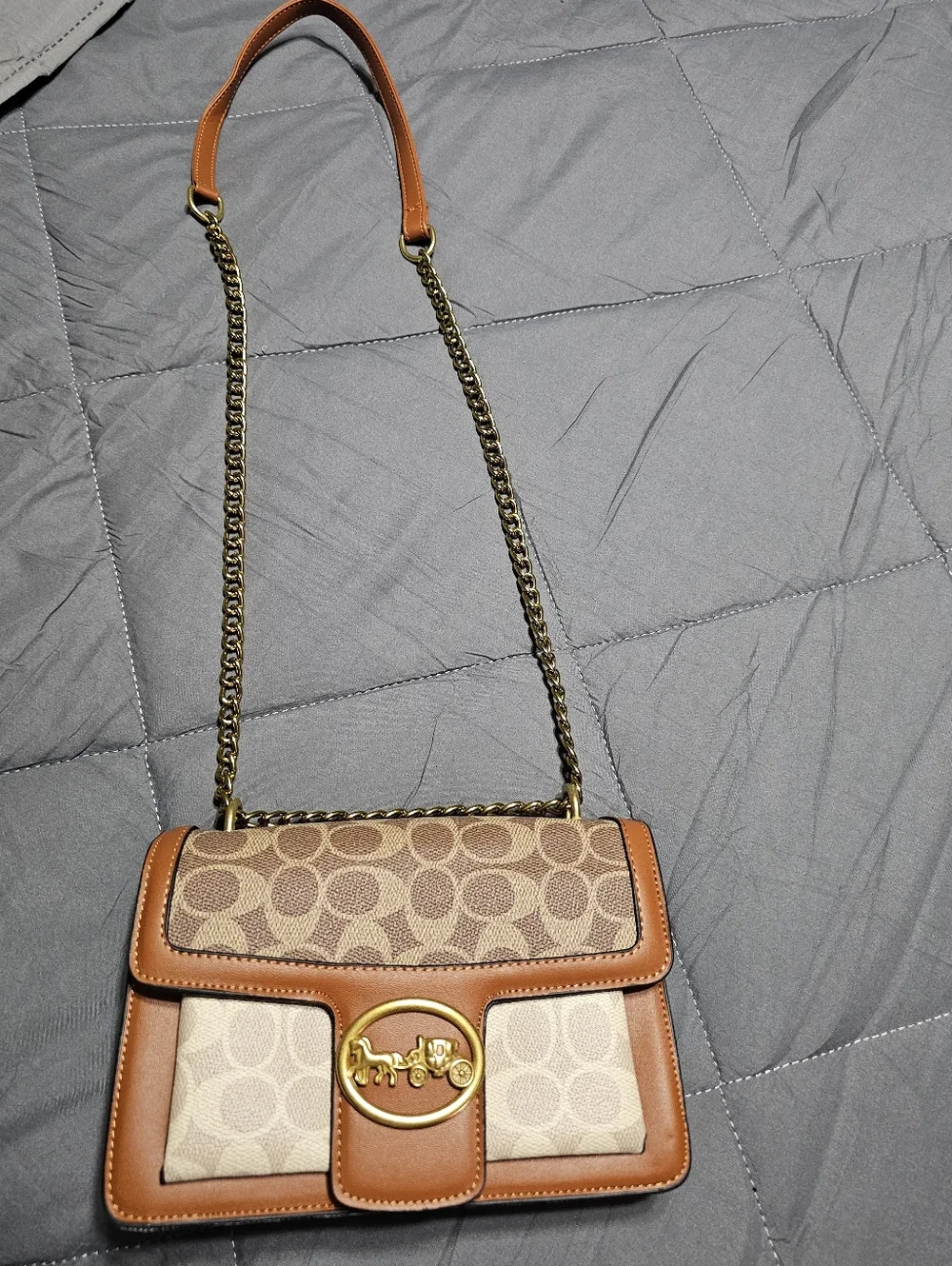 New,Never Used, Brown Cream & Gold Coach Purse W/Chain Like Handle. Super Cute!